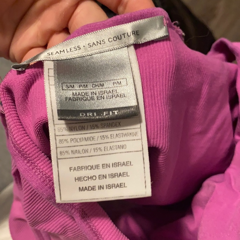 Cropped Nike tank